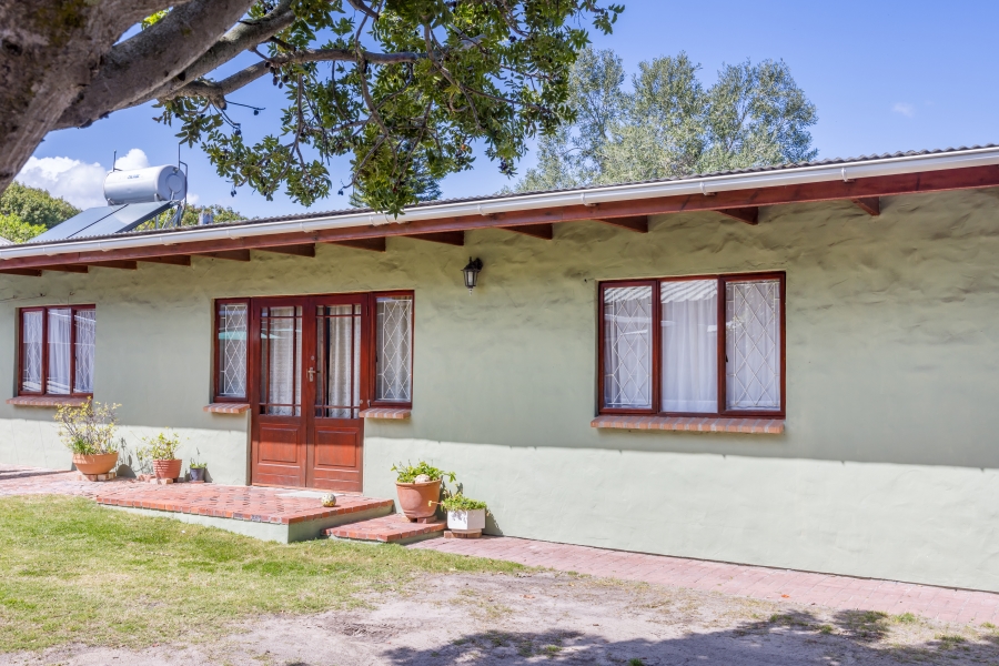 8 Bedroom Property for Sale in Table View Western Cape
